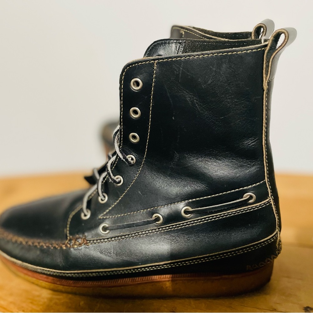 Men’s LL BEAN SIGNATURE CREPE SOLE MOC TOE BOOTS 10D